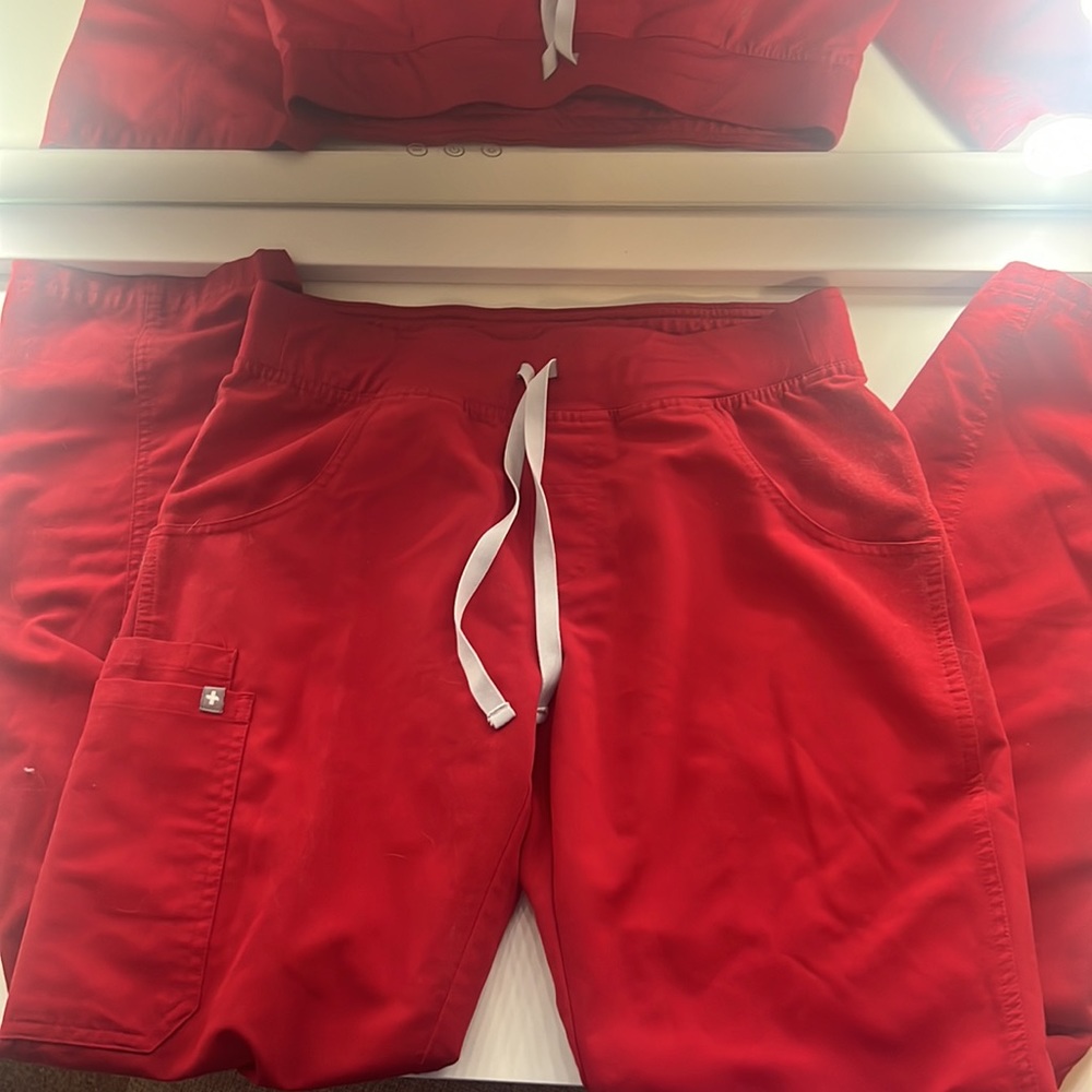 FIGS TECHNICAL COLLECTION RED LIMITED EDITION